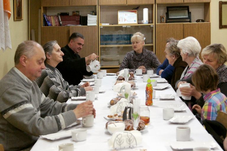 zakończenie karnawału - Tłusty czwartek - spotkanie w sali kominkowej