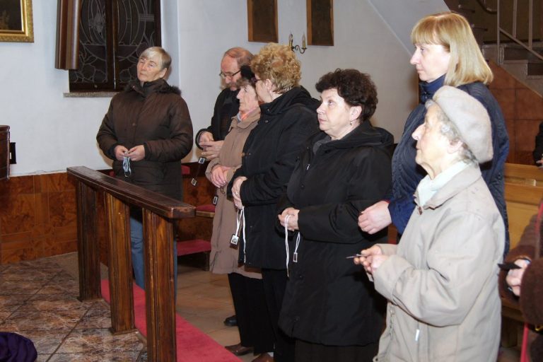 Poświęcenie i nałożenie szkaplerzy