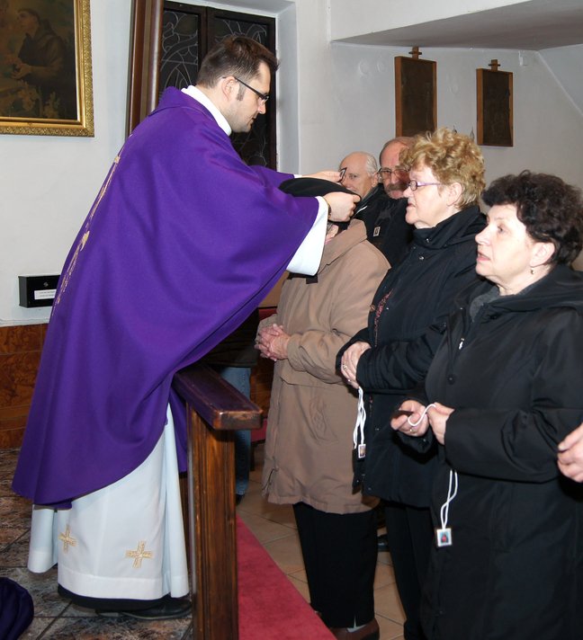 Poświęcenie i nałożenie szkaplerzy