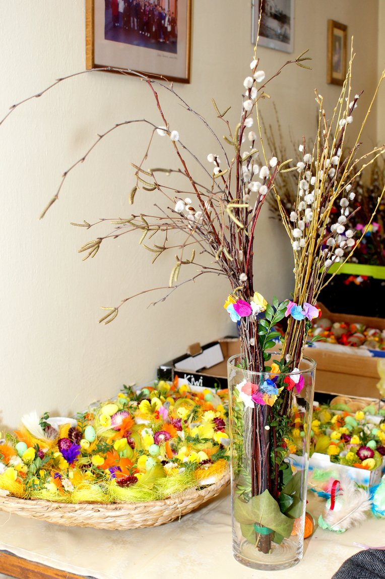 Ozdoby wielkanocne (Klub Seniora) mające wesprzeć poczynania Akcji katolickiej