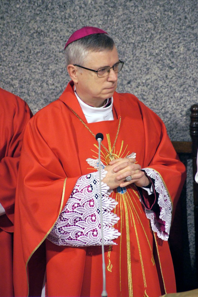 14.03.2016 - ks.bp Andrzej Siemieniewski udziela Sakramentu bierzmowania