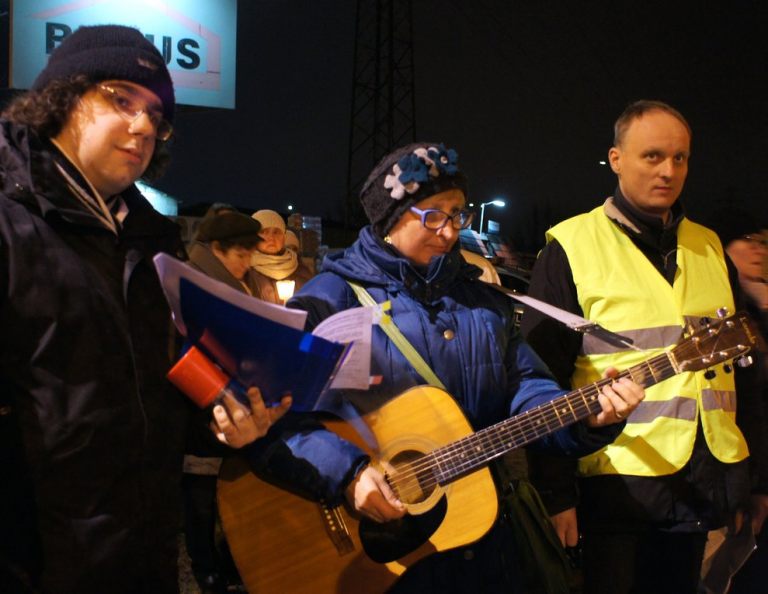 Droga Krzyżowa ulicami parafii 18 III 2016 (piątek)