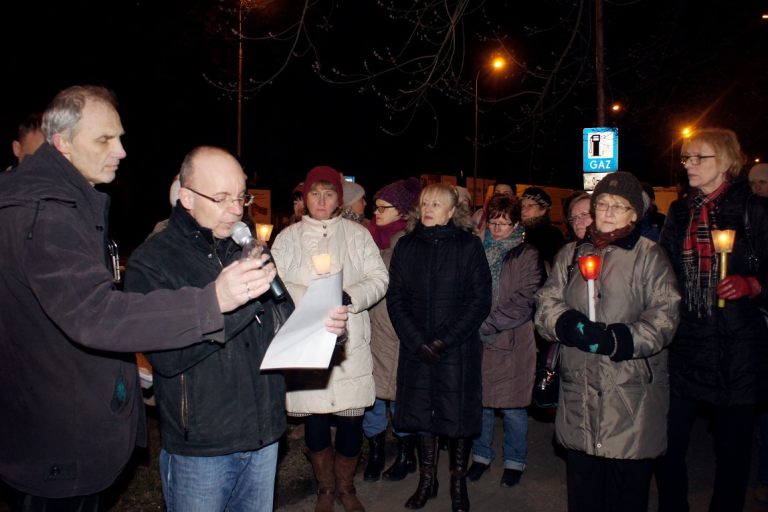 Droga Krzyżowa ulicami parafii 18 III 2016 (piątek)-rozważania przy kolejnych stacjach