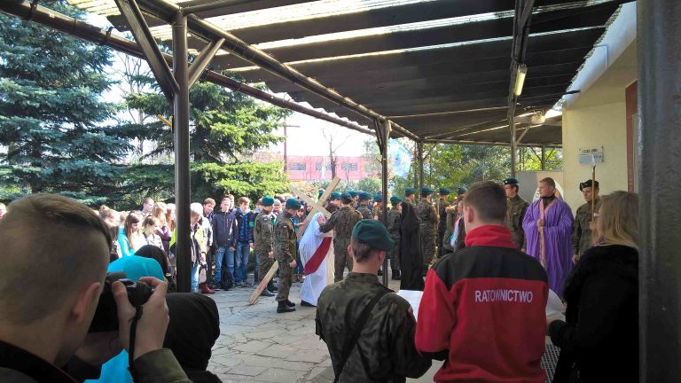 18.03.2016r.zakończenie rekolekcji dla Gim. nr 39 - Misteria Męki Pańskiej przygotowane przez Katolickie LO im. bł. E. Bojanowskiego w Henrykowie