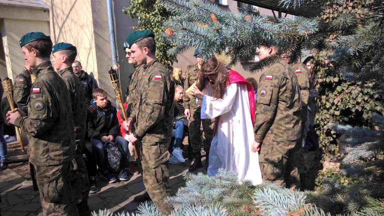 18.03.2016r.zakończenie rekolekcji dla Gim. nr 39 - Misteria Męki Pańskiej przygotowane przez Katolickie LO im. bł. E. Bojanowskiego w Henrykowie