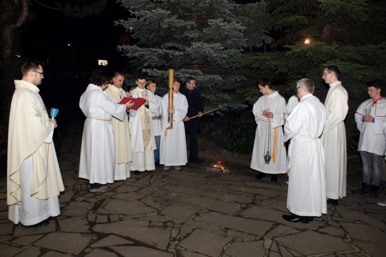 Wielka Sobota - liturgia światła