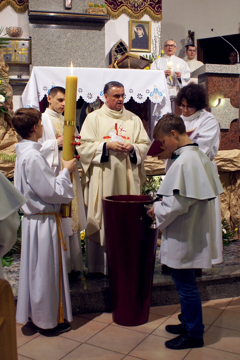 Wielka Sobota - liturgia Chrztu św.