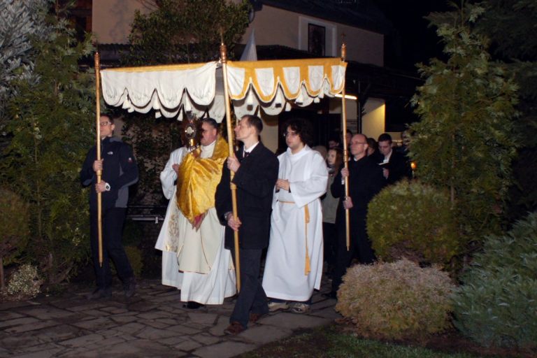 Wielka Sobota - procesja rezurekcyjna