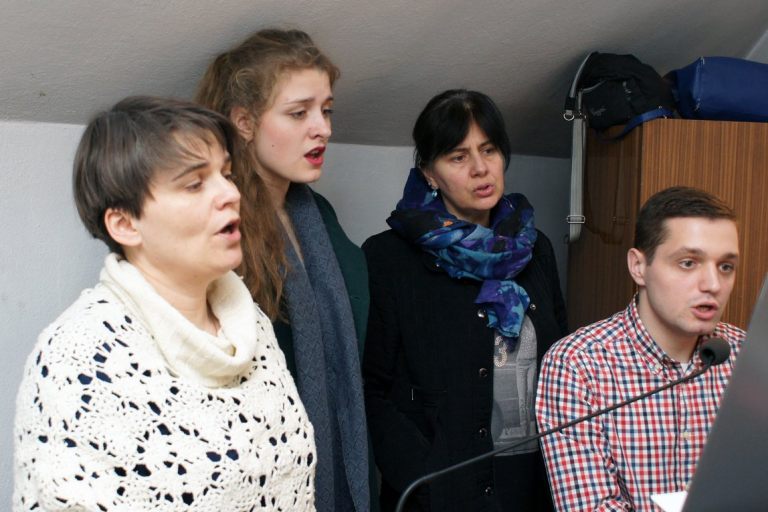 Peregrynacja symboli Światowych Dni Młodzieży - 9 IV 2016 (scholka parafialna)