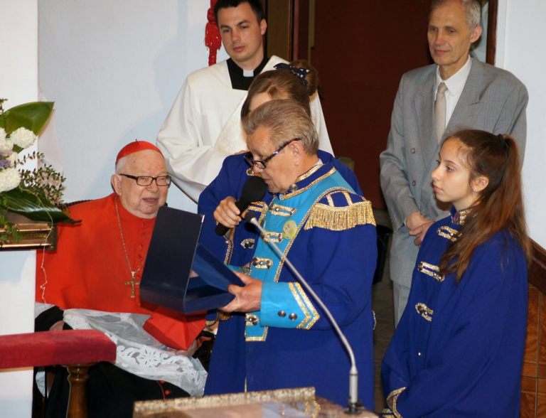 21 V 2016 - uroczysta Msza św. dziękczynna z okazji 25 rocznicy święceń kapłańskich Proboszcza ks. Jana Adamarczuka - życzenia od orkiestry Katolickiego Liceum Ogólnokształcącego z Henrykowa