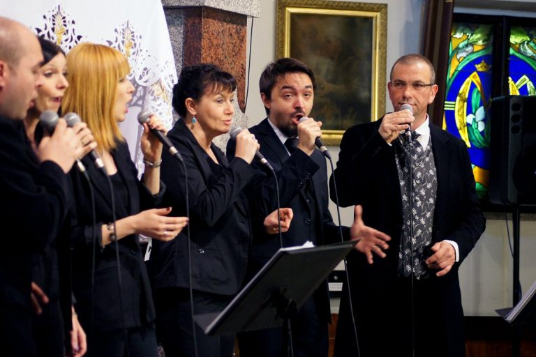 21 V 2016 - uroczysta Msza św. dziękczynna z okazji 25 rocznicy święceń kapłańskich Proboszcza ks. Jana Adamarczuka - koncert na zakończenie uroczystości zespół Sprituals Singers Band