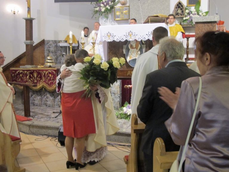 21 V 2016 - uroczysta Msza św. dziękczynna z okazji 25 rocznicy święceń kapłańskich Proboszcza ks. Jana Adamarczuka - z siostrą Marią