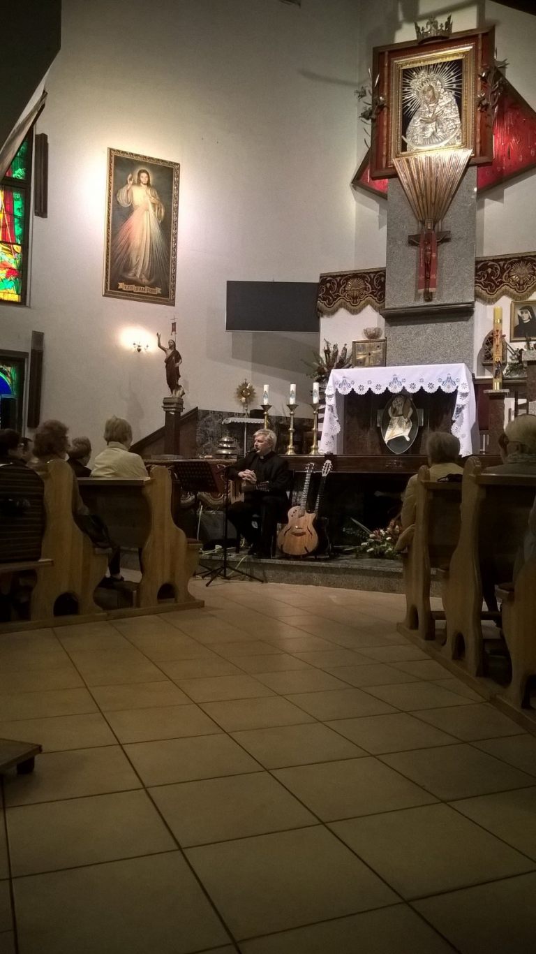 koncert patriotyczny ks. Jacka Tomaszewskiego