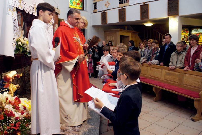 Przyjęcie kandydatów na ministrantów do Liturgicznej Służby Ołtarza - 15.05.2016 - Uroczystość Zesłania Ducha Świętego