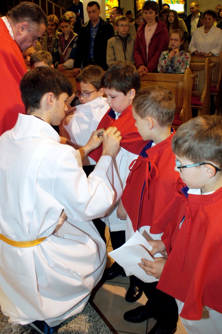 Przyjęcie kandydatów na ministrantów do Liturgicznej Służby Ołtarza - 15.05.2016 - Uroczystość Zesłania Ducha Świętego
