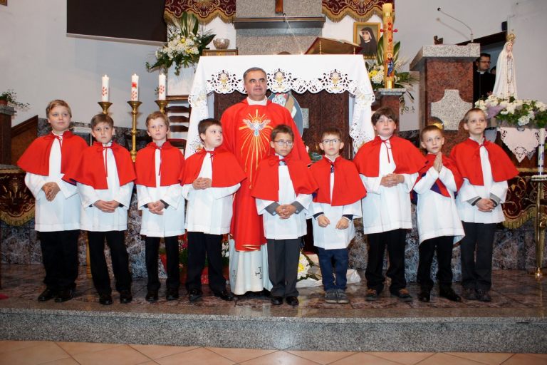 Nowi ministranci Liturgicznej Służby Ołtarza - 15.05.2016 - Uroczystość Zesłania Ducha Świętego