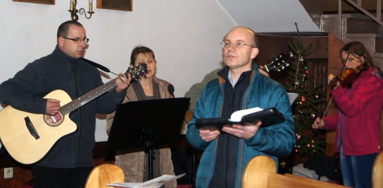 Modlitwa Uwielbienia - Wspólnota Domowego Kościoła